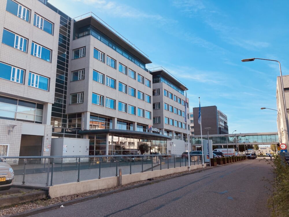 Maastro hoofdingang, Dr. Tanslaan 12, Maastrich