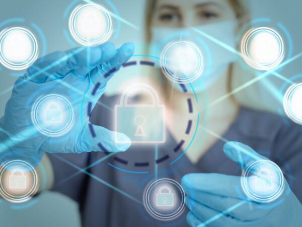Stock foto van een vrouw in medische kleding gecombineerd met netwerk elementen - puur ter illustratie van AI in de zorg
